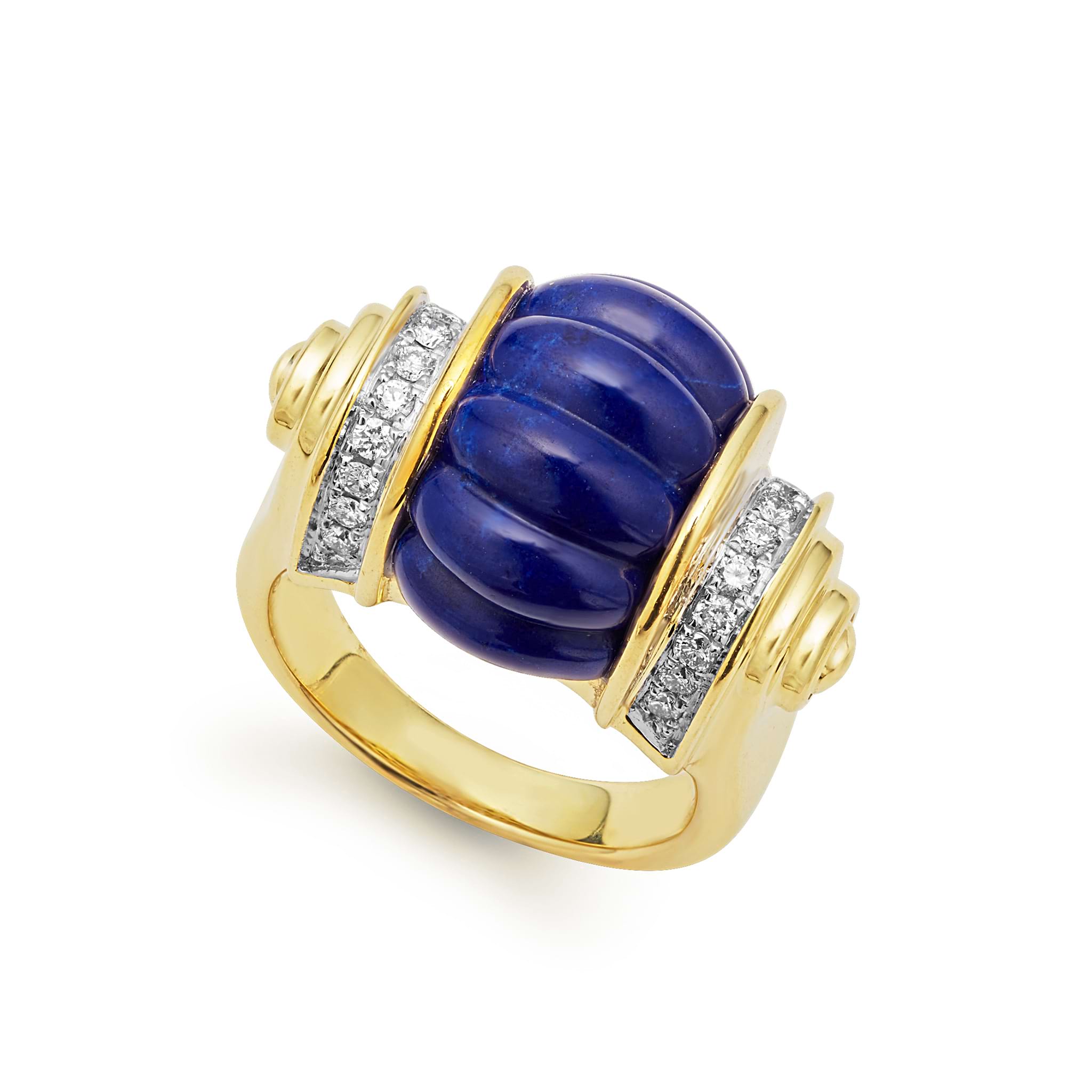 This exquisite piece combines the deep, celestial blue of lapis and the sparkling radiance of diamonds. Set in a beautifully crafted 18k gold band.