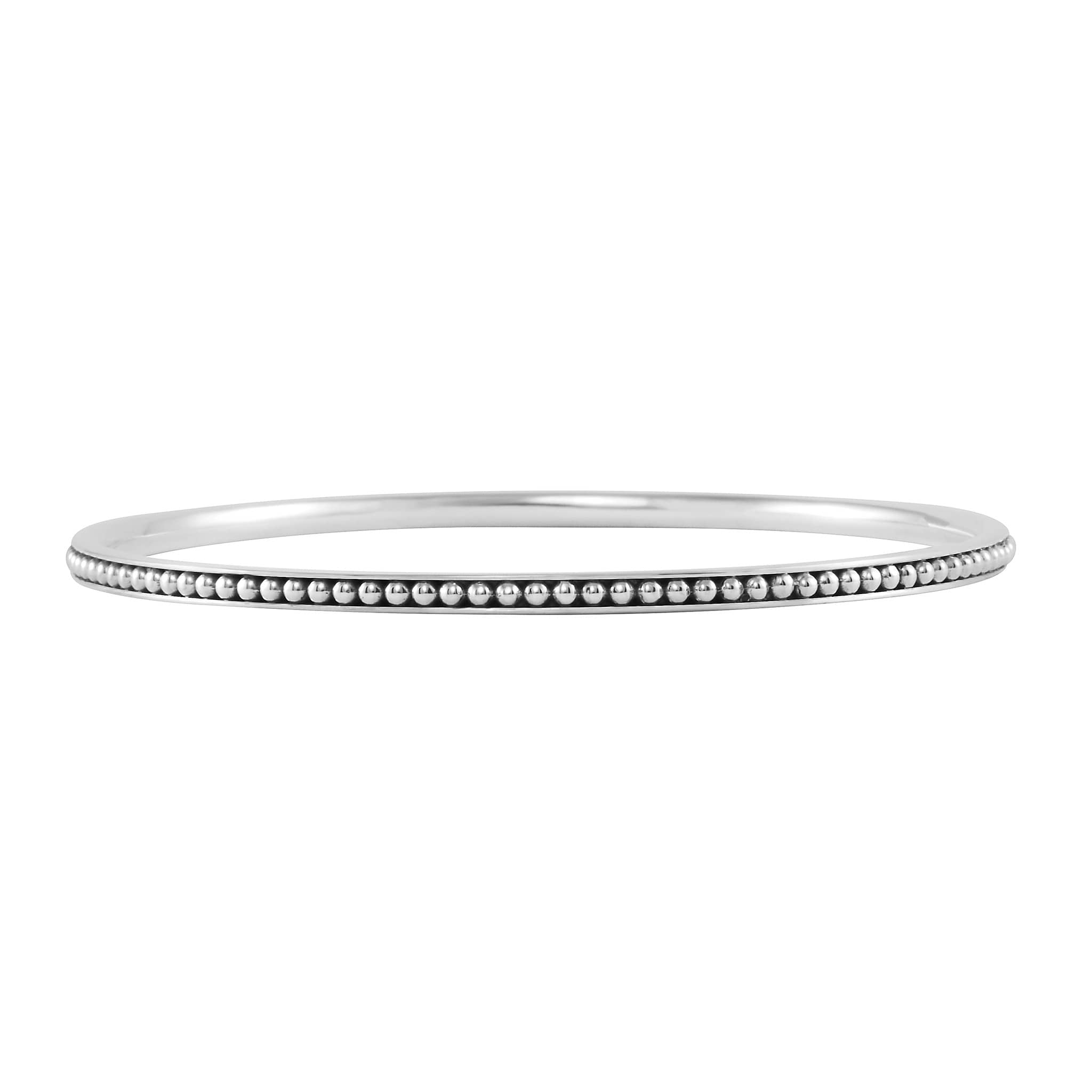 Nicely detailed. Signature sterling silver Caviar beads lines a single round bangle bracelet.
